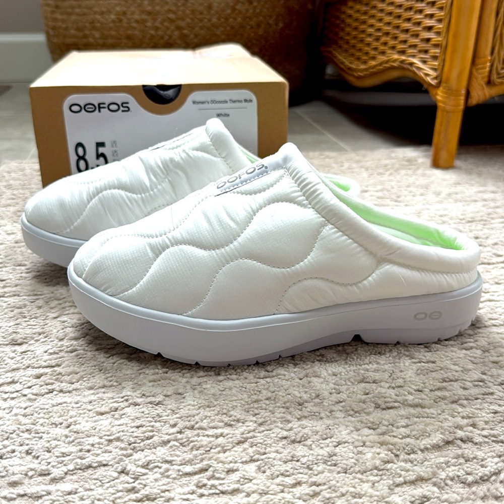 NIB OOFOS Women's OOcoozie Thermo Mule Primaloft Slipper - White- Size 8.5 - Picture 4 of 8